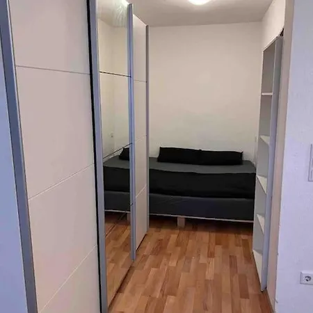 Schoenes Studio In Mit Balkon Offenbach am Main
