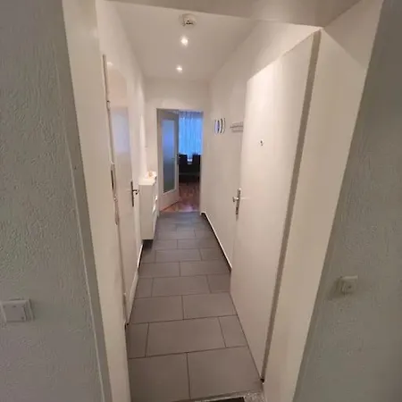 Schoenes Studio In Mit Balkon Offenbach am Main